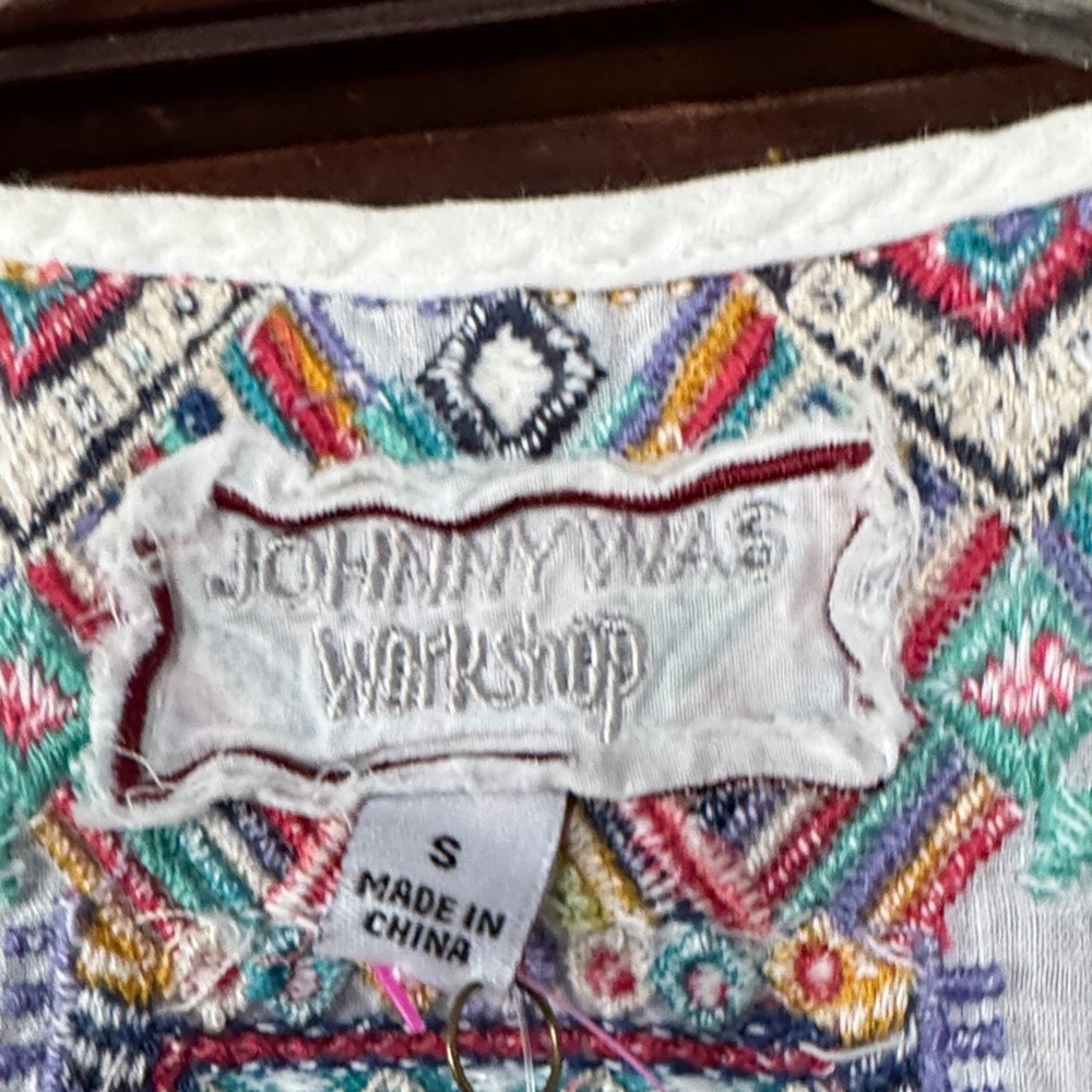 Johnny Was Embroidered Sleeveless White Top - Picture 2 of 7